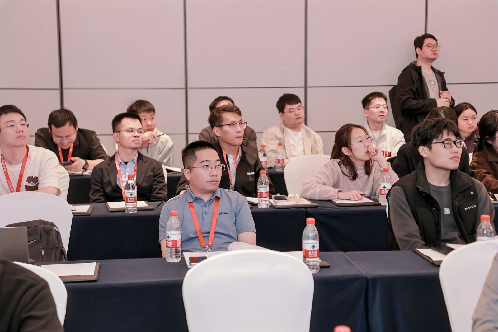 Nie Weixuan's research team went to Xinxiang, Henan to attend the 3rd National Academic Conference o